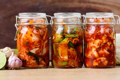 In questo articolo parliamo del Kimchi, illustrandone Ricetta di Preparazione, Sapore e Caratteristiche. Con Studi e Considerazioni sull'Utilità del Kimchi per Dimagrire e Abbassare Colesterolo e Glicemia. Possibili Effetti Collaterali e Controindicazioni