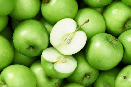 In questo articolo parliamo delle Mele Granny Smith, delle loro Caratteristiche Organolettiche, dei Valori Nutrizionali e dei Potenziali Benefici per la Salute. Con Studi scientifici, Consigli Utili e Potenziali Effetti Collaterali