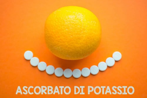 In questo articolo parliamo del Potassio Ascorbato e dei suoi Potenziali Benefici per la Salute. Con Studi Scientifici Anti-Bufala, Dosaggi, Effetti Collaterali e Possibili Controindicazioni