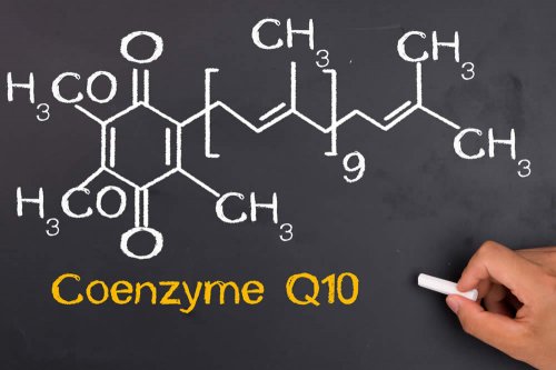 In questo articolo parliamo del Coenzima Q10, delle sue Funzioni e delle sue Proprietà Antiossidanti e Anti-Invecchiamento, analizzando Vantaggi e Svantaggi, Evidenze Scientifiche, Dosaggi, Modo d'Uso e possibili Controindicazioni