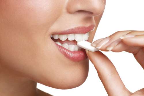 In questo articolo parliamo delle gomme da masticare (Chewing Gum) analizzandone i benefici per la salute dentale emersi dagli studi e i potenziali effetti positivi su memoria, concentrazione e controllo del peso