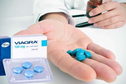 Recensione del Farmaco Viagra 25, 50 e 100 mg Compresse: A Cosa Serve? Quando Fa bene? Quando Fa Male? Per Cosa si Usa? Dosi e Uso Corretto del Sildenafil contro la Disfunzione Erettile. Foglio Illustrativo Spiegato, Effetti Collaterali, Controindicazioni