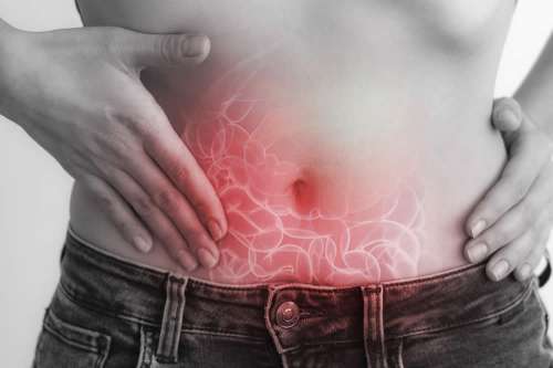 In questo articolo parliamo di Infiammazione Intestinale, delle sue Cause e dei suoi Sintomi. E' una Malattia Grave? Quando Consultare il medico? Quali Esami per la Diagnosi? Le Cure e i Rimedi Efficaci per la Cura delle Infiammazioni Intestinali